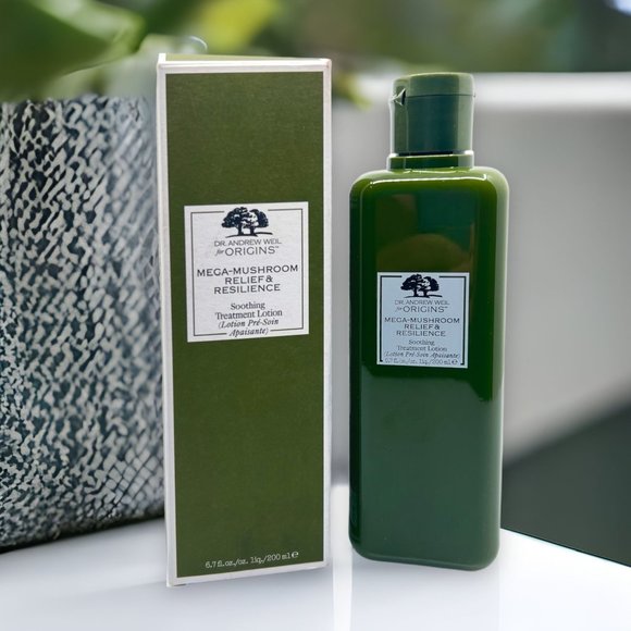 NIB ORIGINS Mega-Mushroom Relief & Resilience Soothing Treatment Lotion, 6.7 oz. - Picture 2 of 6